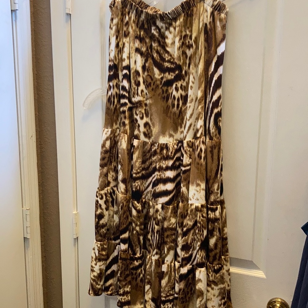 FINAL MARKDOWN Soft focus animal print peasant skirt 1x